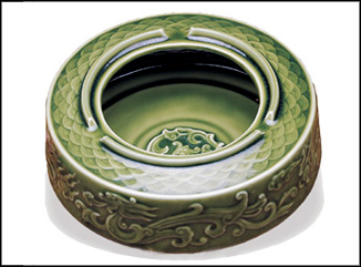 活瓷龍紋煙灰缸（綠釉）