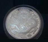 校慶紀(jì)念章